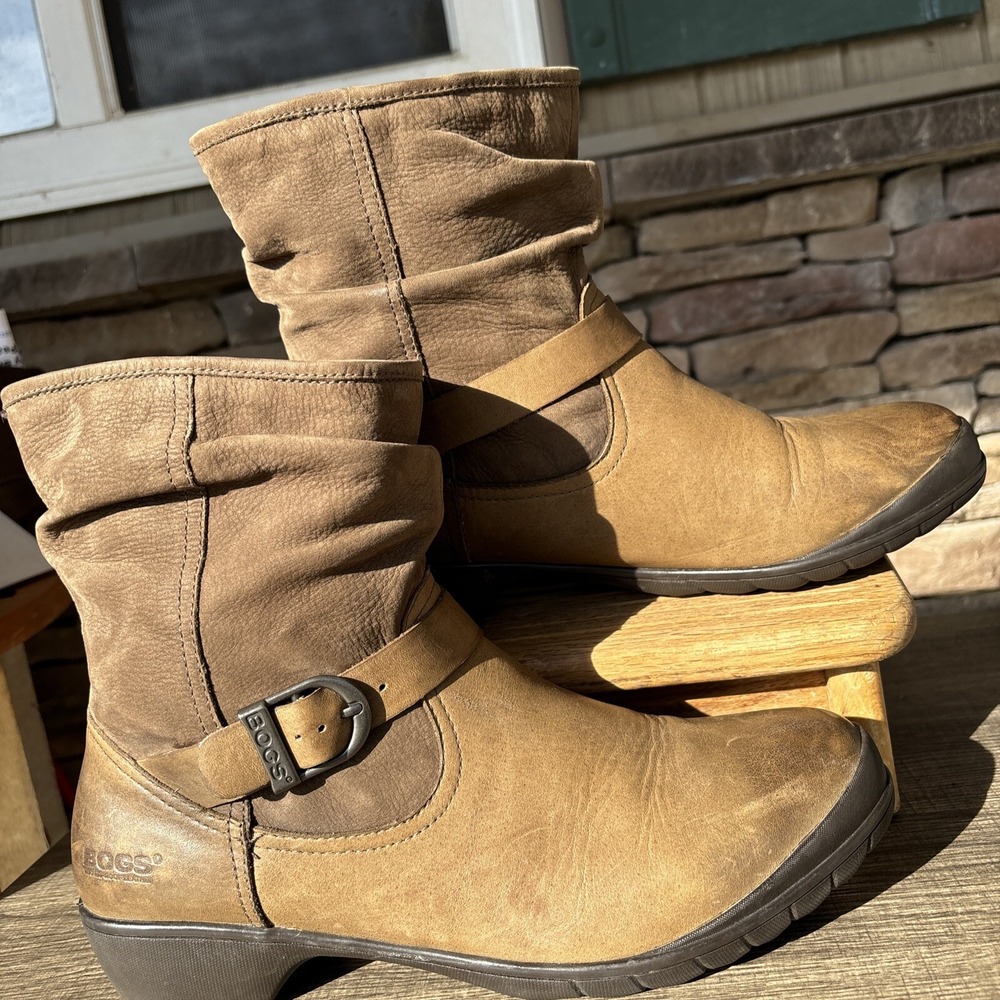 BOGS Cassie Low Waterproof Leather Buckle Slouchy Ankle Taupe Brown Boots Sz 11